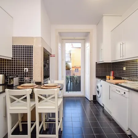 Charming Seaview Three Bedroom *