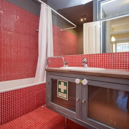Charming Seaview Three Bedroom アパート *