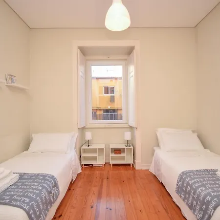 Charming Seaview Three Bedroom アパート *
